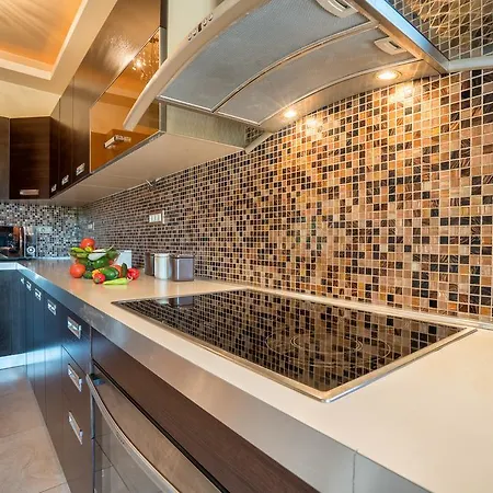 Athena's - Ideal For Large Groups, By Zantewize * Tsilivi (Zakynthos)