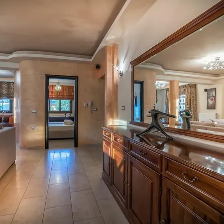 Athena's - Ideal For Large Groups, By Zantewize * Tsilivi (Zakynthos)