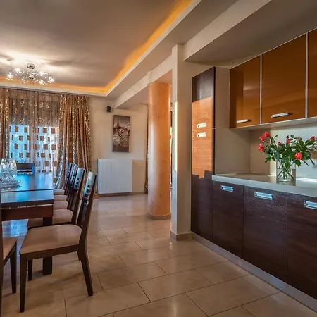 Athena's - Ideal For Large Groups, By Zantewize בית נופש
