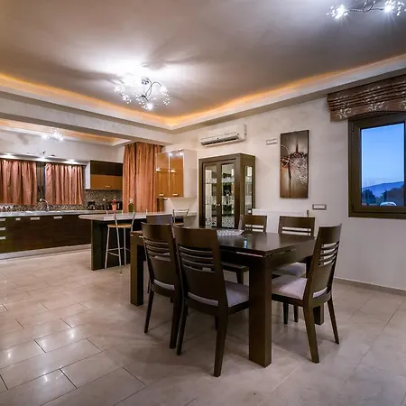 Athena's - Ideal For Large Groups, By Zantewize בית נופש *