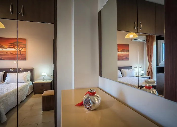 Athena's - Ideal For Large Groups, By Zantewize Vakantiehuis