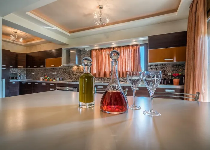 Athena's - Ideal For Large Groups, By Zantewize Tsilivi (Zakynthos)
