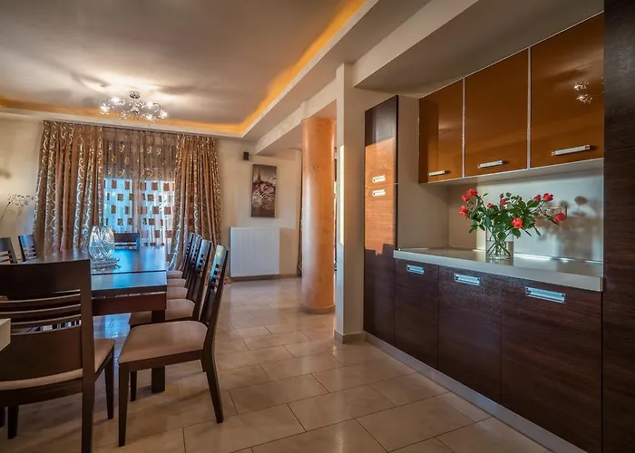 Athena's - Ideal For Large Groups, By Zantewize Vakantiehuis