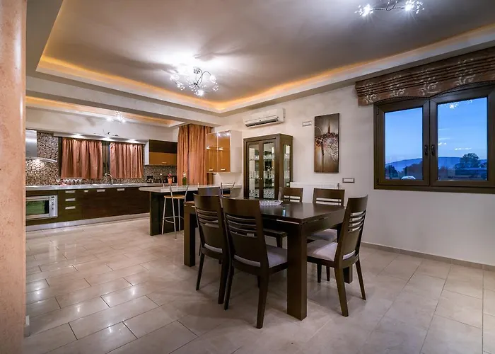 Athena's - Ideal For Large Groups, By Zantewize Vakantiehuis *